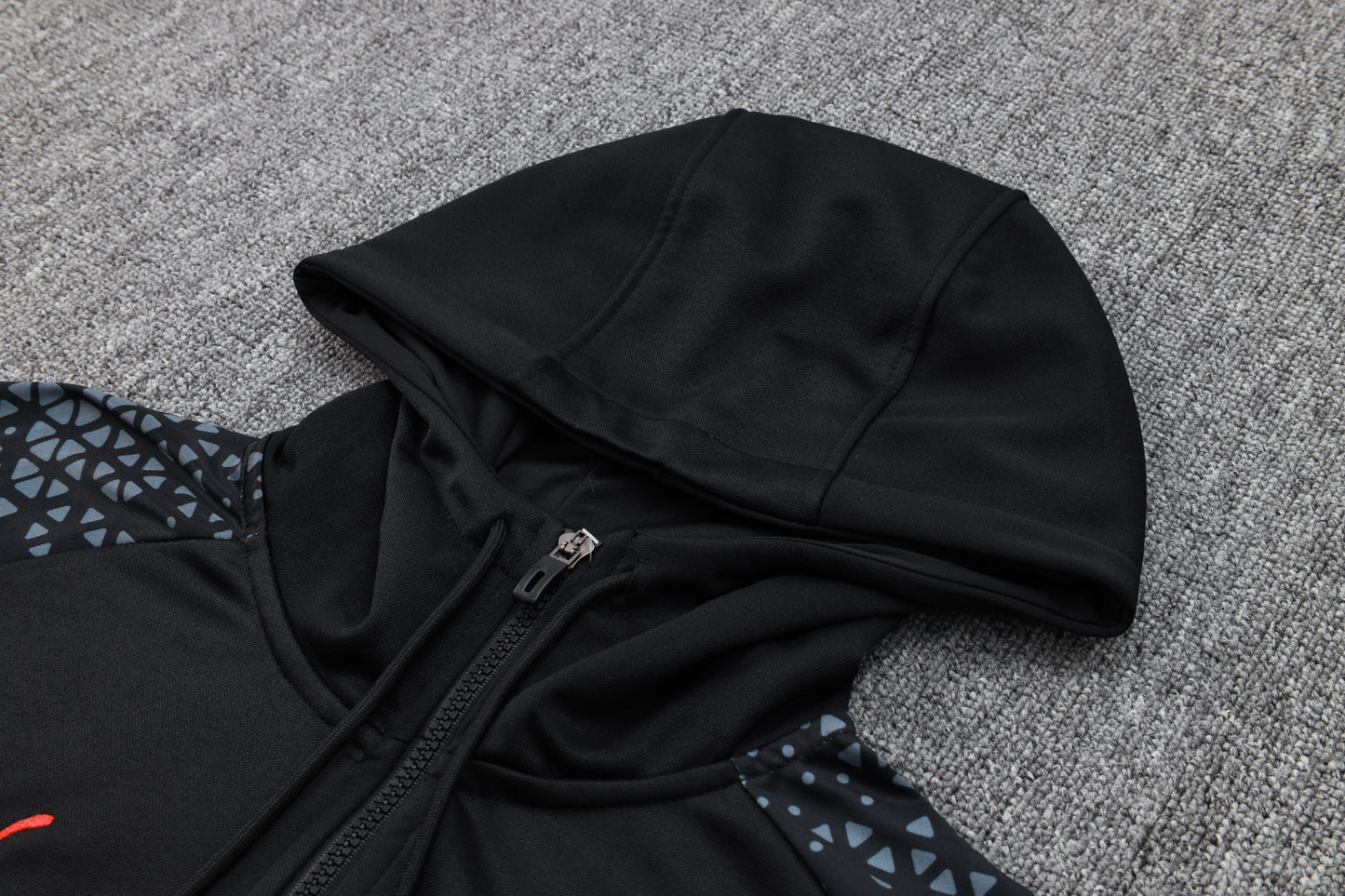 ÀC Milan Black and Red Tracksuit