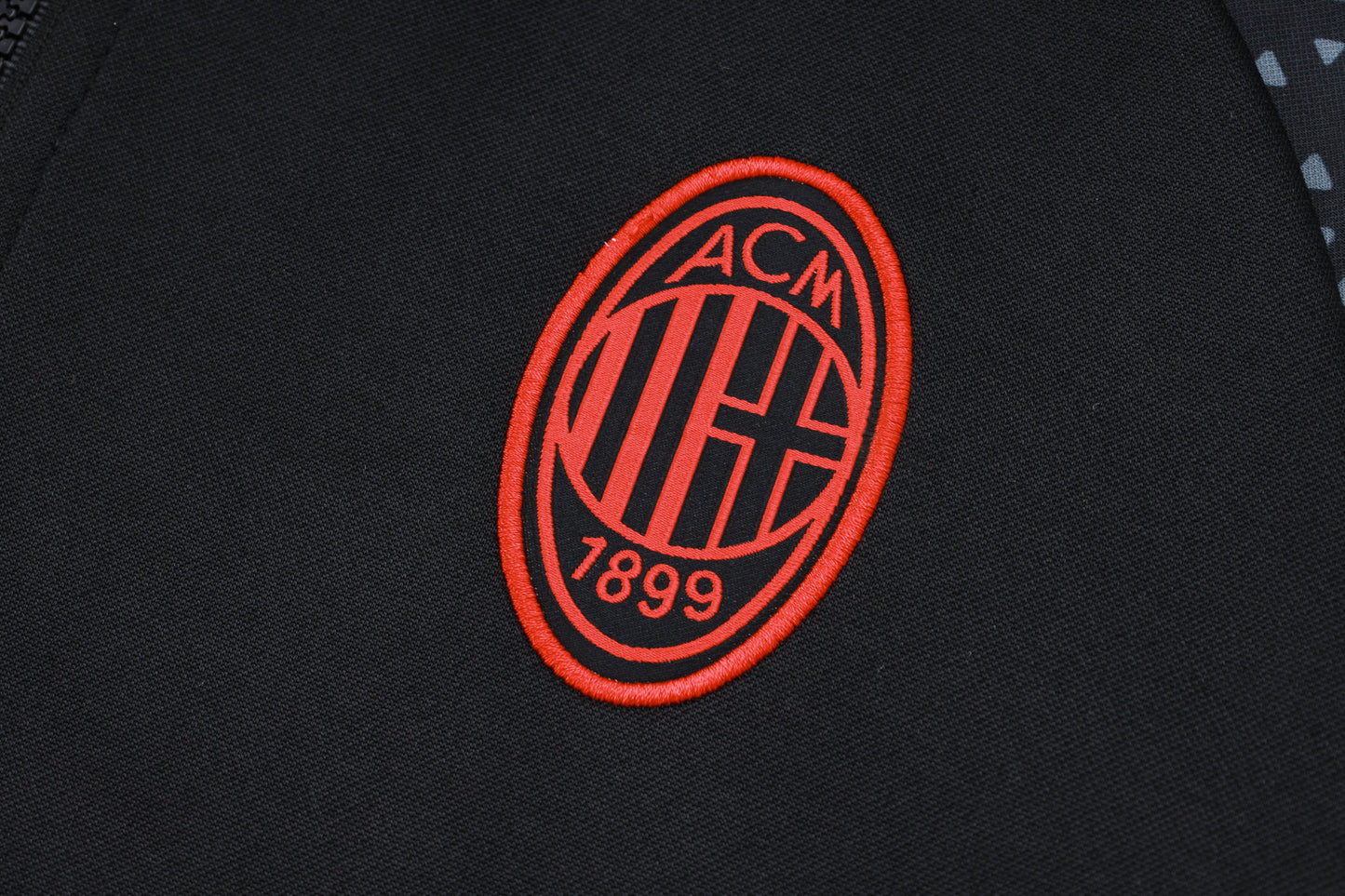 ÀC Milan Black and Red Tracksuit
